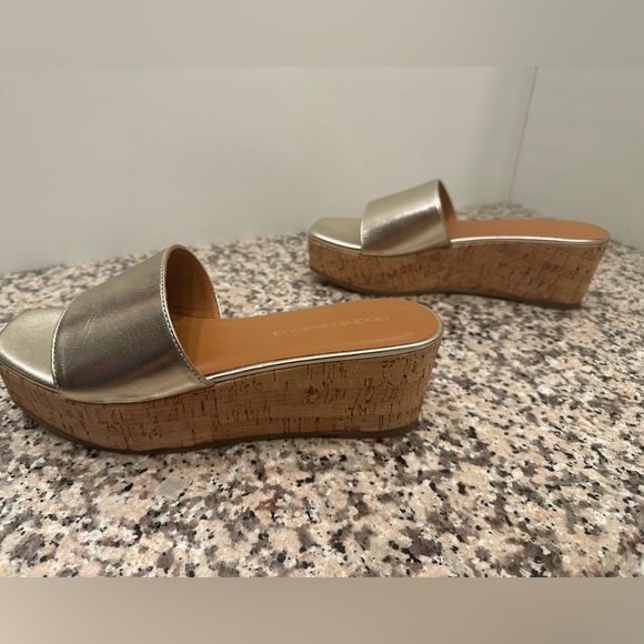 Andre Assous Sienna Platform Wedge - Picture 4 of 5
